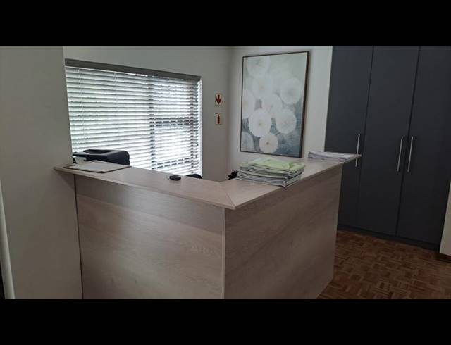 BUSINESS PROPERTY TO RENT IN NEWTON PARK